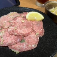 ホルモン焼肉 富や 栄店 - 