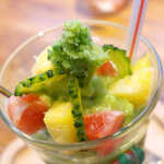 30849430 - ゴーヤー・冷凍トマト・パインをトッピング。苦さのあとに甘酸っぱさ、身体がシャキッと！