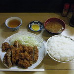 串ぎく - ジャンボとんかつ定食(ご飯大盛り)１０００円。