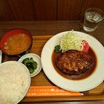 三福亭 - ハンバーグ定食(230g)