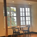 六甲山サイレンスリゾート カフェテリア - 窓際席