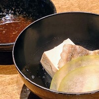 ダイナミックキッチン＆バー 響  新宿サザンタワー店 - 太刀魚と冬瓜の吟醸蒸し　すり卸し玉ねぎダレ