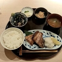 伊豆の旬 やんも 丸の内店 - 