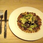 カラペティ・バトゥバ - ・フロマージュ ド テートの温製カルパッチョ仕立て