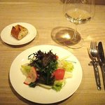 カラペティ・バトゥバ - 10種類の野菜を盛り込んだ菜園サラダ