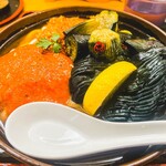 麺紡 - 冷やし揚げ茄子・トマト・肉味噌ぶっかけ追い茄子