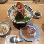 日本橋海鮮丼 つじ半 日本橋本店 - 