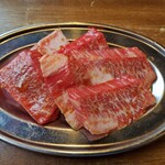 ホルモン焼肉 やまと - カルビ