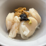 正立食堂 - 家内から引き継いだご飯の残りはウニ・ホタテ・イカ丼で