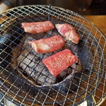 ホルモン焼肉 やまと - カルビ