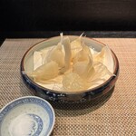はしもと 藪き - 田子産にんにくの丸揚げ　ねっとりうまくて匂わず