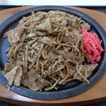 富士宮やきそば　こころ - 肉入り焼きそば（\690）