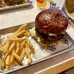 THE GREAT BURGER STAND - ベイクドアップルゴルゴンゾーラバーガー　1,750円