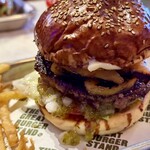 THE GREAT BURGER STAND - ベイクドアップルゴルゴンゾーラバーガー　1,750円