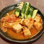 焼肉 京城 北千住店 - キムチ盛り合わせ