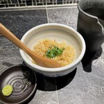 鉄板焼き 大地 - 特製ガーリックライス（ひつまぶし風）