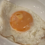 かつれつ四谷たけだ - 目玉焼き ¥150