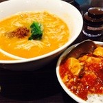 陳麻家 - 坦々麺（半辛）とちんまーはんハーフセット