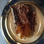 そぷらのシチュー - デザート チョコケーキと半解凍マンゴー