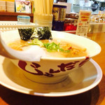 東京豚骨　じゃんだら - ”秘蔵ラーメン” コクのあるスープは飲み干してしまう程絶品！麺もスープにからんで絶妙のバランス。