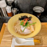 サッポロ ラーメン ハチ - 札幌中華そば塩 900円