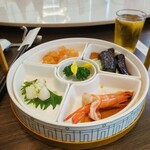 北京ダック専門店 民福・北京烤鴨店 銀座一丁目店 - 前菜盛り合わせ