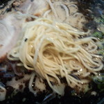 黒マー油とんこつラーメン　<麺拡大>(2014.09.19)