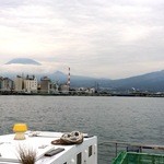 田子の浦港 漁協食堂 - 田子の浦港と恥ずかしがり屋の富士