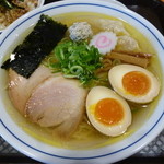 きく屋 - チャーシュー＆ワンタン＆煮たまご＆肉だんご入り