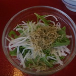 盛岡月が丘食堂 - じゃこと水菜のサラダ