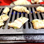 横濱ホルモン会館 エース 横浜西口店 - 青唐のミノかな？忘れた　笑