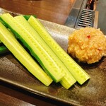 月島もんじゃ もへじ - 力士肉味噌きゅうり　この肉味噌が絶品！これだけでもかなりお酒が進みます！