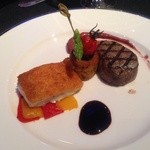 グランドハイアット東京 - オーストラリア産牛フィレ肉のグリル 赤ワインとハーブのエマルジョン トリュフ風味のポテトのガレット グリーンアスパラガス