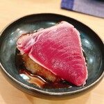 木挽町 とも樹 - 玉葱おろしにマウントする鰹