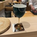 鮨 富かわ - 澤乃井　九谷焼のグラスで キンキの笹の風味とよく合う。