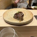 鮨 富かわ - シメサバ　棒鮨　備長炭で直接炙って。