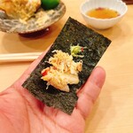 木挽町 とも樹 - 釧路の毛蟹です。まさかの撮影漏れですが、500gくらいの甲羅に身と味噌がぎゅうぎゅうに詰め込まれておりました。それを三国屋の海苔に巻いて味変