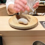 鮨 富かわ - アオリイカ。細かい包丁仕事でとろける柔らかさ。