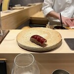 鮨 富かわ - ヅケ　炙って、漬け加減は軽め