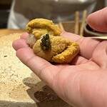 鮨 富かわ - 利尻のウニ　無添加　キャビアを載せて