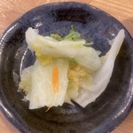 らーめん 八芯 - 優しい塩味の漬物