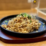 鉄板焼 OMURAYA - ◾️カスそばめし（¥1,000税込）
                                長田名物といえばこちらも有名な「そばめし」です♪
                                油カス入り♪じゅわわわ〜♡♡♡