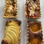 ルバカサブル - キッシュ2個タルト2個。キッシュはお酒とも合いそう