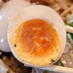 ケンチャンラーメン - 煮卵くんハーフ。