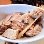 ケンチャンラーメン - こま切れチャーシュー。