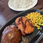 ガスト - 料理写真:（木）日替わりランチ（ミニチーズINハンバーグデミソース&野菜コロッケ&ソーセージ） 560円