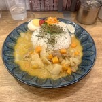 CLOVE - ラム肉仕立てのオニオンカレー