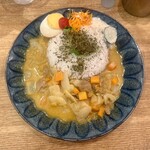 CLOVE - ラム肉仕立てのオニオンカレー