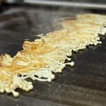 お好み焼き ふじや - 「えのきバター」 400円 ( ☉д⊙)何やこの焼き方は！