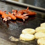 お好み焼き ふじや - ※ 他の方の タコウインナー ( え？めちゃうまそう )